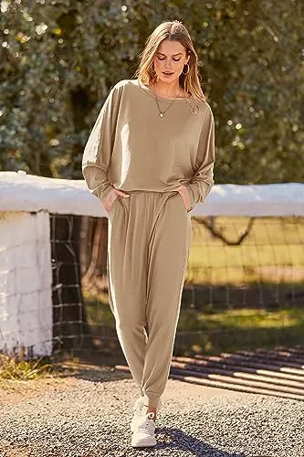 PRETTYGARDEN Women's 2023 Fall Fashion Outfits 2 Piece Sweatsuit Solid Color Long Sleeve Pullover Long Pants (Khaki,XX-Large)