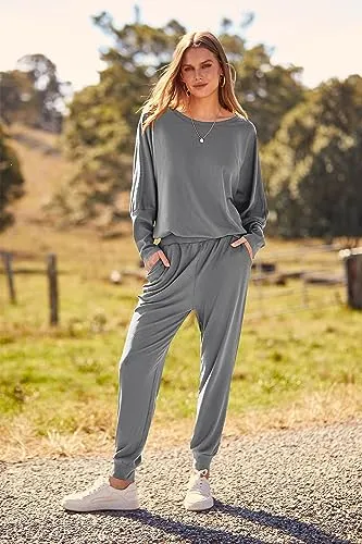 PRETTYGARDEN Women's 2023 Fall Fashion Outfits 2 Piece Sweatsuit Solid Color Long Sleeve Pullover Long Pants (Khaki,XX-Large)