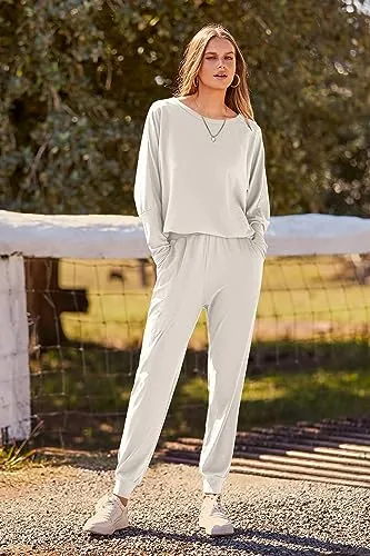 PRETTYGARDEN Women's 2023 Fall Fashion Outfits 2 Piece Sweatsuit Solid Color Long Sleeve Pullover Long Pants (Khaki,XX-Large)